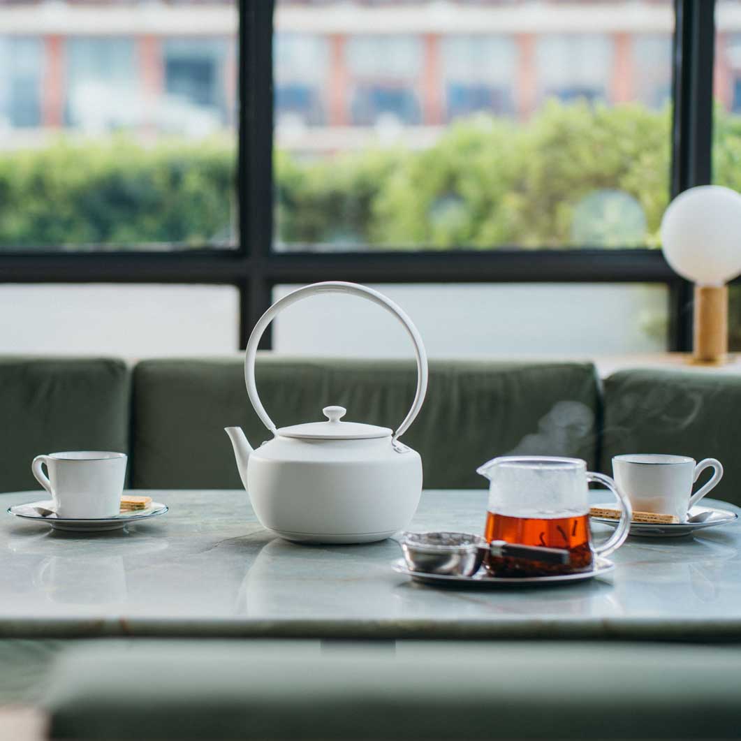 BALMUDA Moon Kettle ホワイト(ホワイト)：ホーム