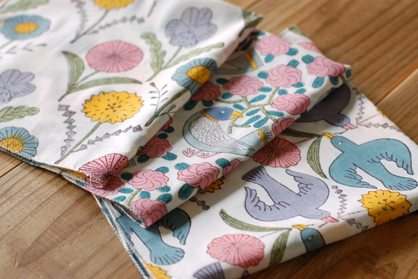 鹿児島睦 ハンカチ 鳥と花｜和食器の通販 monsen