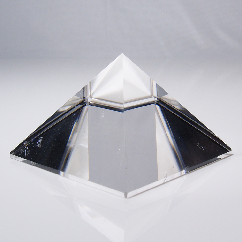 AP00505 天然水晶ピラミッド（黄金比）日本製 - 水晶天然石専門店