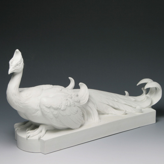 セーブル(Sevres) 白磁 孔雀置物(原作:沼田一雅) ビスケット 飾り物