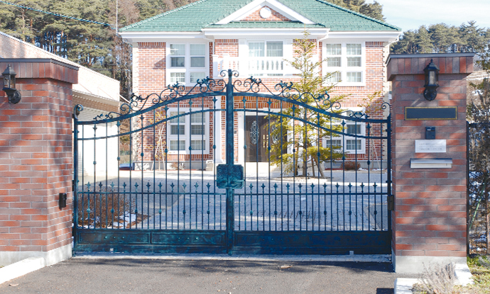 自動門扉（電動門扉）｜取扱製品一覧｜ロートアイアンなら高品質