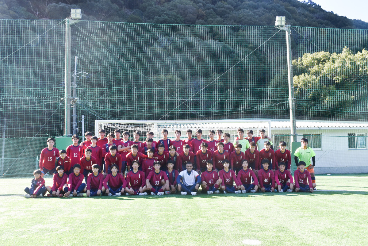 サッカー部OB三都主さん来校：明徳義塾中学・高等学校