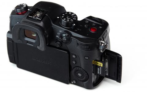 おすすめのメモリーカード： パナソニック Lumix GH5 II | メモリー