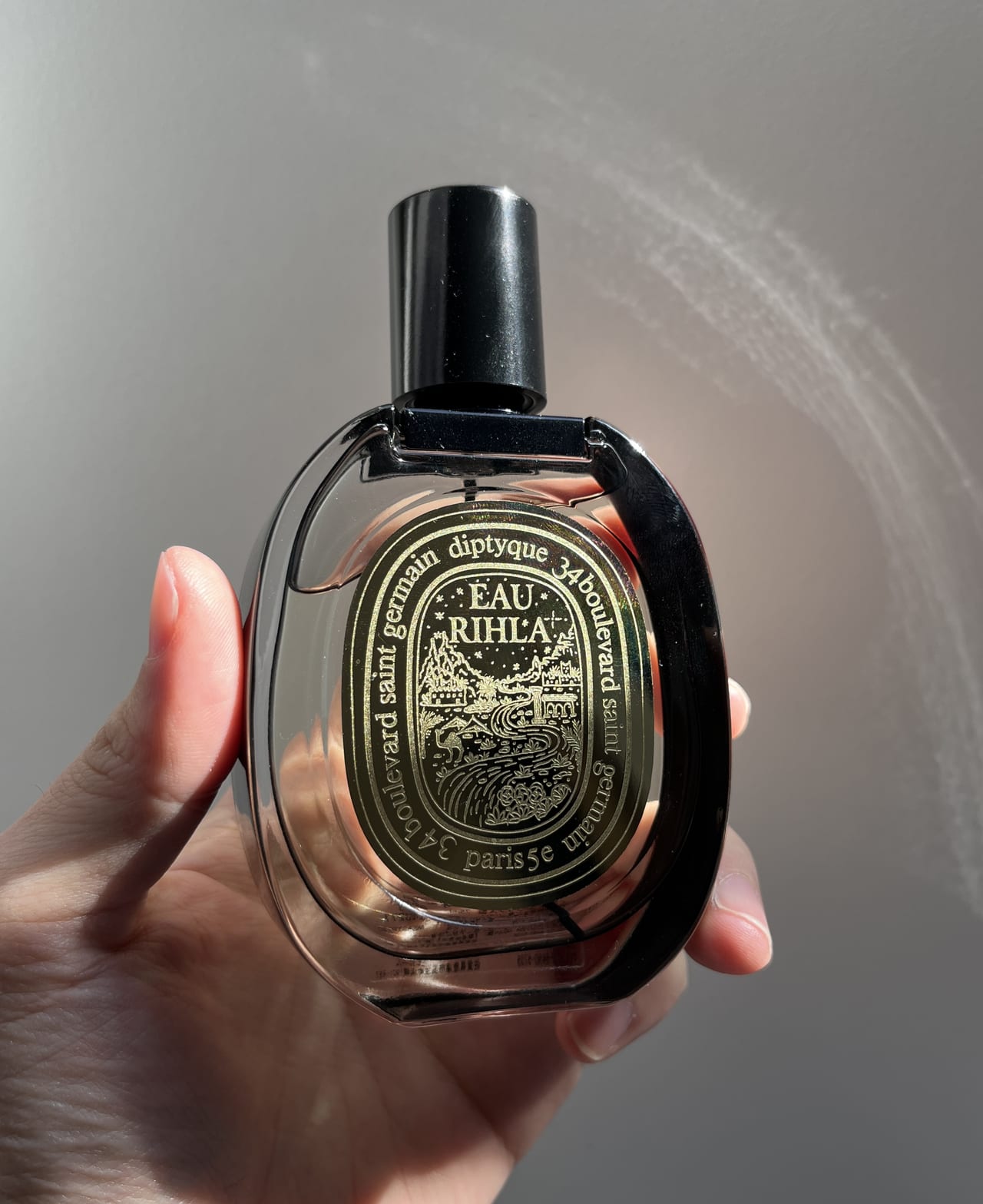 ディプティックで出会った「オーリラ」は色気のある大人な香りで、春に