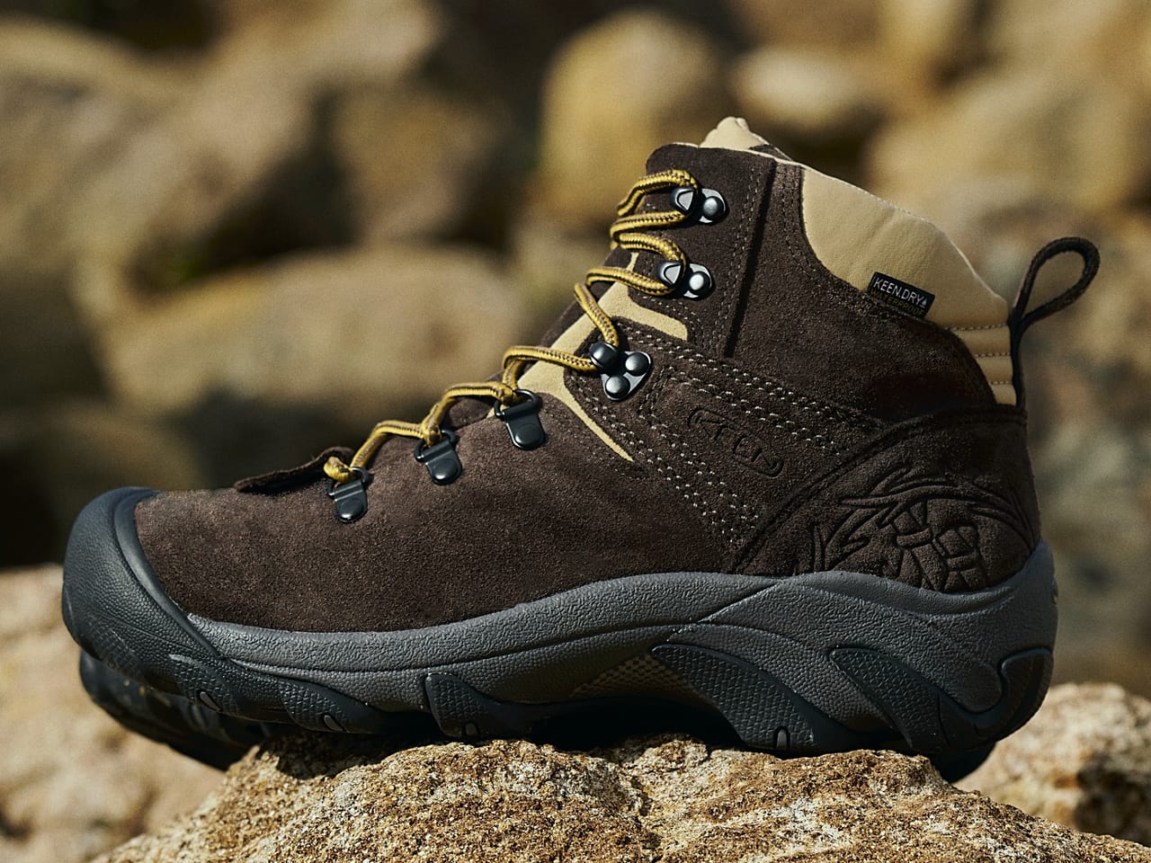 山靴の新名品】「キーン」が「マウンテンリサーチ」と初コラボ！15周年