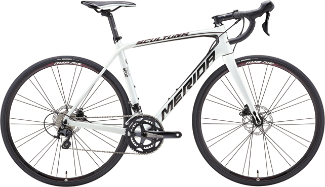メリダ -MERIDA- | ラインナップ | ロードバイク | SCULTURA DISC 4000