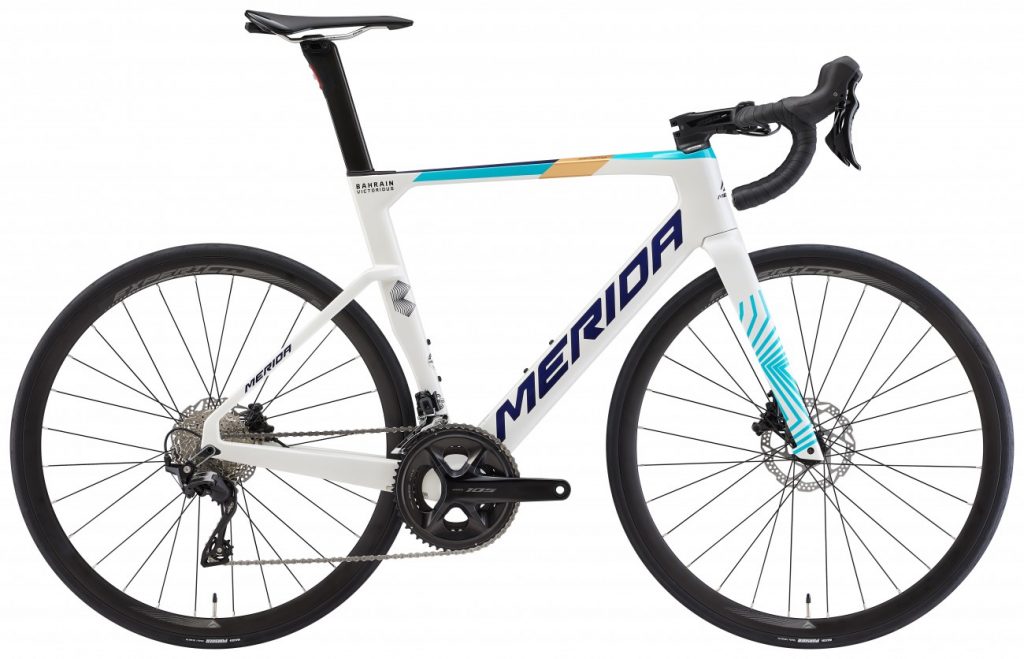 SCULTURA 4000/REACTO 4000に2024シーズン TEAM BAHRAIN VICTORIOUS