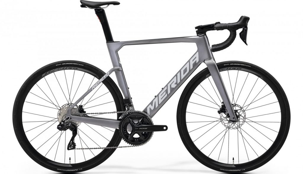 対象ロードモデルの購入でホイールをアップグレード！ カーボン