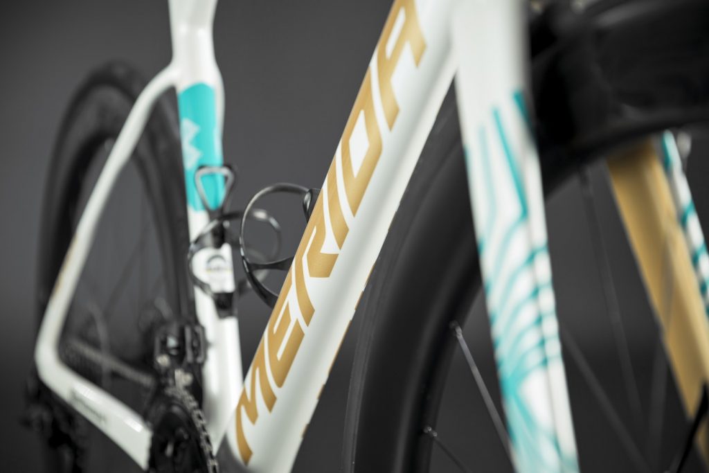 ツール・ド・フランス限定カラー SCULTURA TEAM PEARL・REACTO TEAM