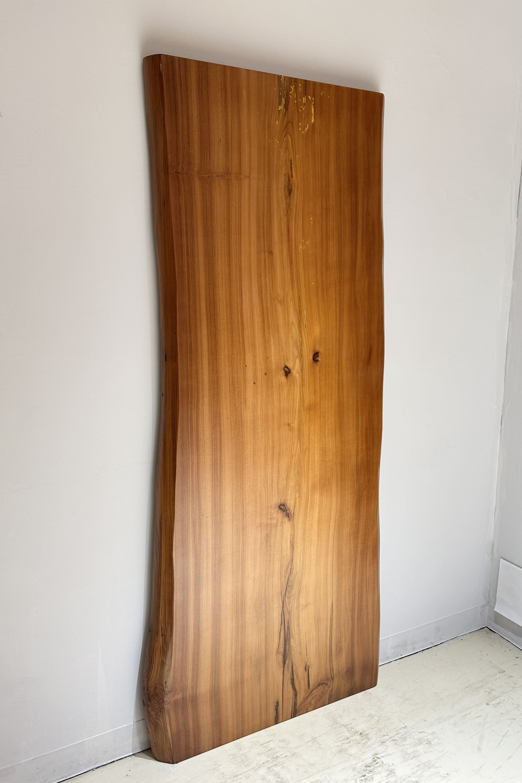 天然木 東京 新宿 東五軒町店展示 欅（けやき・ケヤキ）材 一枚板