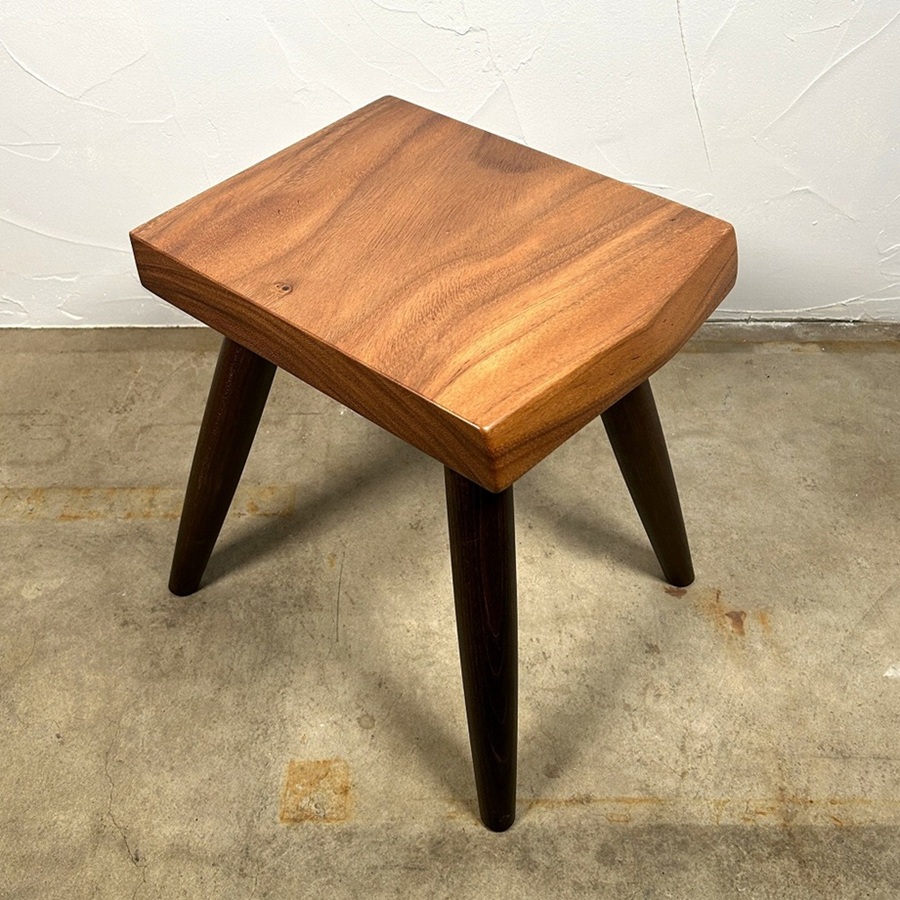 天然木 東京 新宿 東五軒町店展示 欅（けやき・ケヤキ）材 一枚板