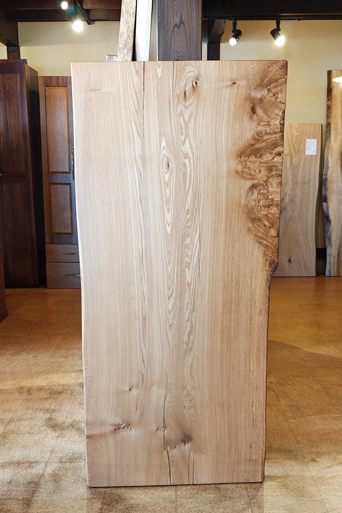 神奈川県 海老名店展示 一枚板 楡(にれ・ニレ)材 テーブル用天板