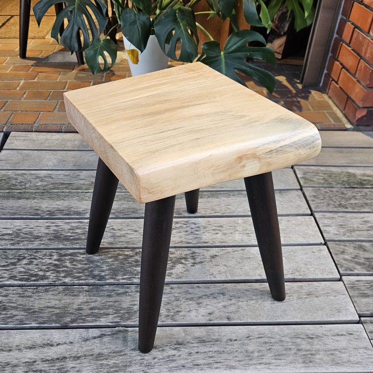 天然木 東京 新宿 東五軒町店展示 欅（けやき・ケヤキ）材 一枚板