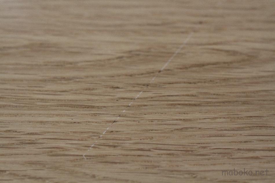 木製のダイニングテーブルに傷が！目立たなくする方法を試してみました