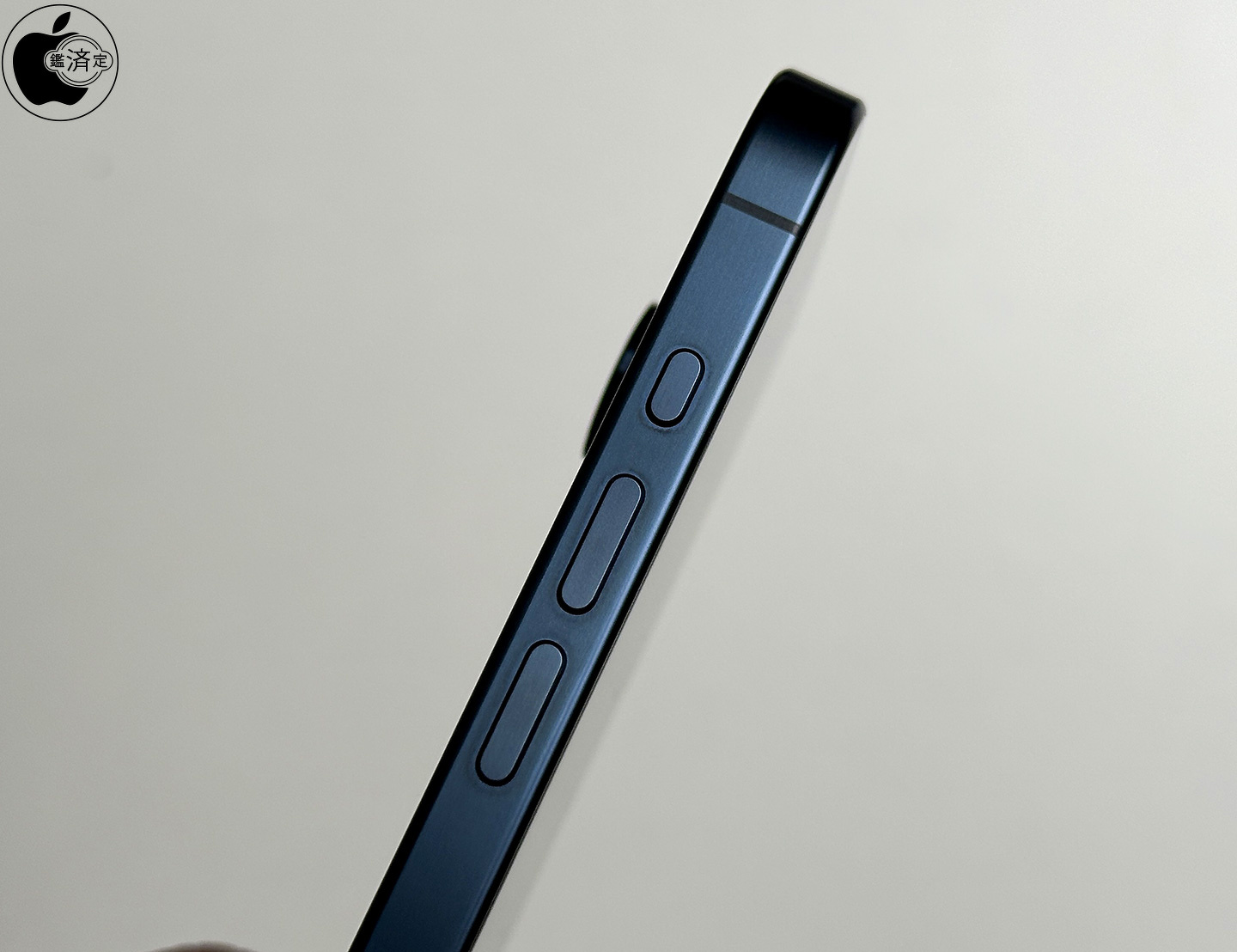 iPhone 15 Pro・iPhone 15 Pro Maxをチェック（米国モデル） | iPhone