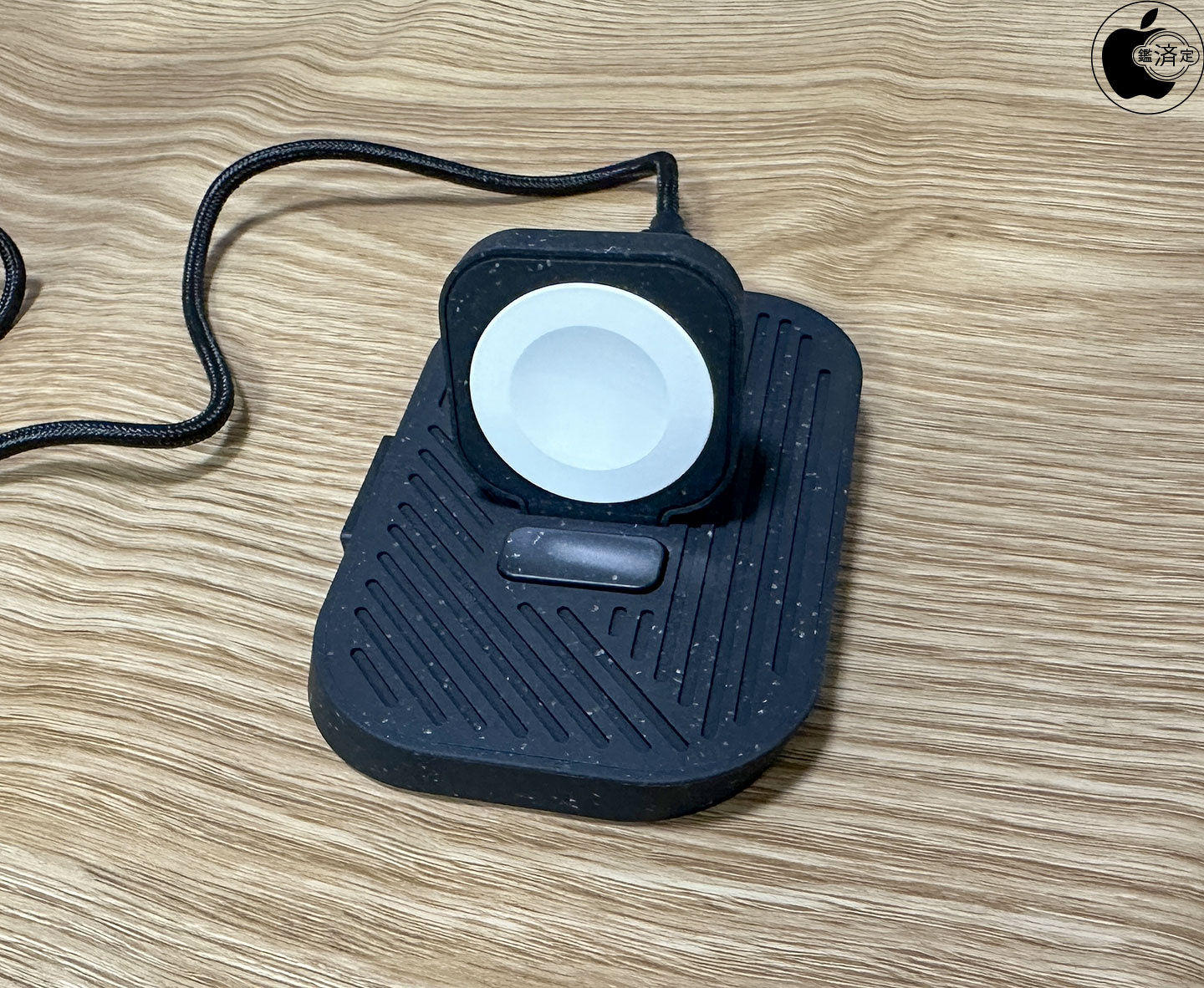 Apple Store、ZensのMagSafe搭載充電ステーション「Zens 4-in-1