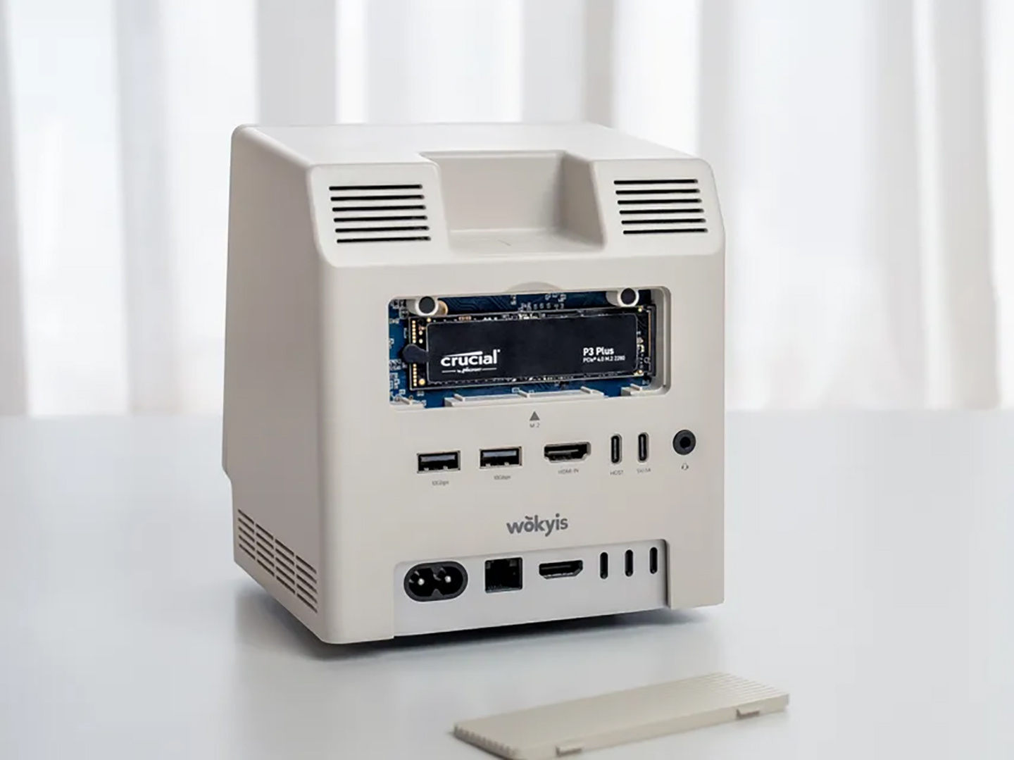 Wokyis、Mac mini (2024)用Macintosh Plus風ドック「The Retro Docking