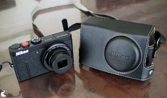 ニコンのF1.8レンズ搭載デジタルカメラ「COOLPIX P300」と、フルカバー