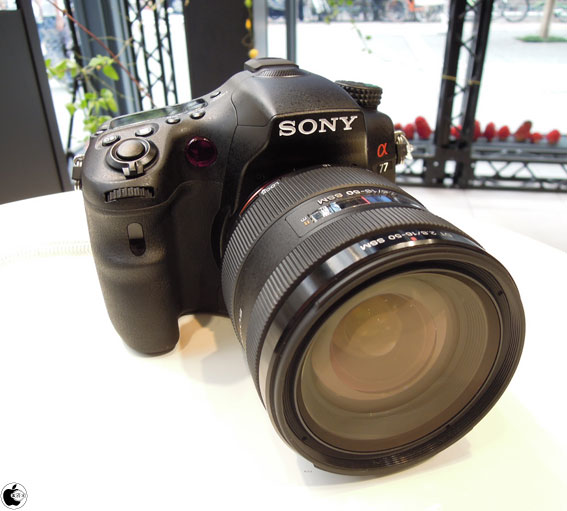ソニーのデジタル一眼レフカメラ「α77」（SLT-A77）をチェック