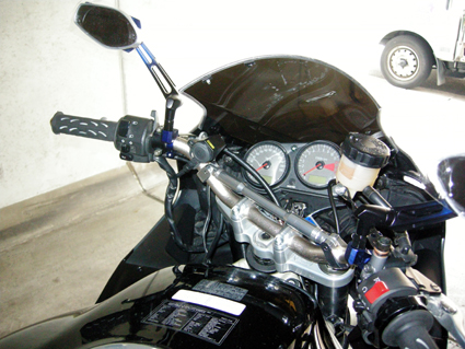 ZX-9R（00-01）のアップハン化 バーハンドルへの交換