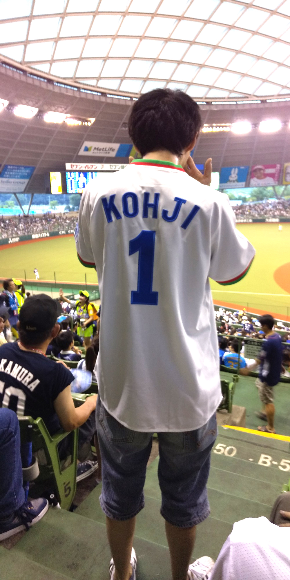 西武ライオンズ黄金時代のホームユニフォームに背番号とネームの刺繍