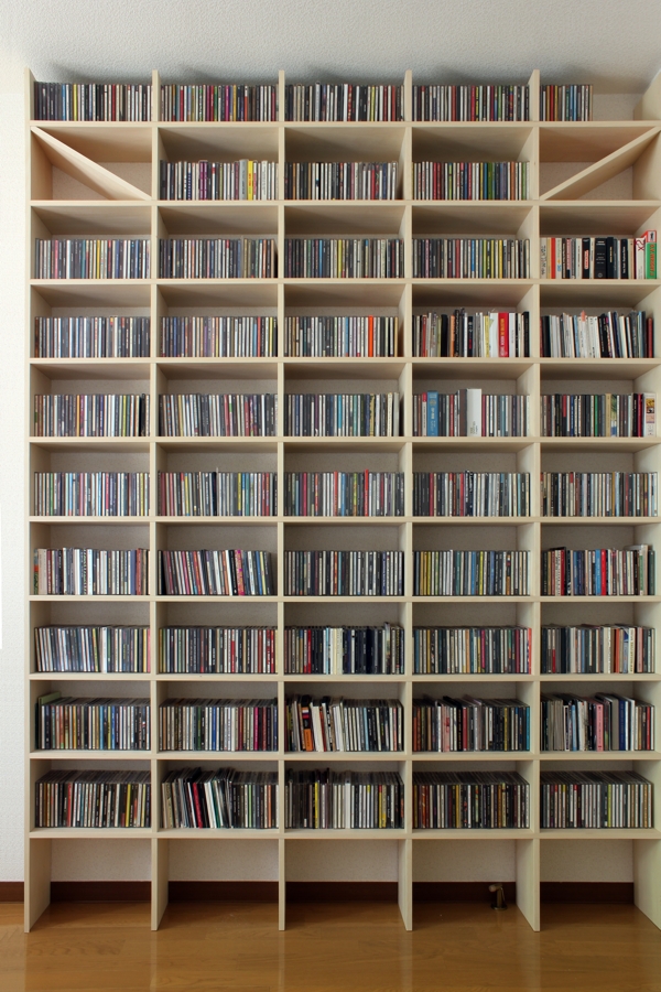 壁一面のCD棚 – 壁一面のコミック本棚 奥行180mm / Shelf