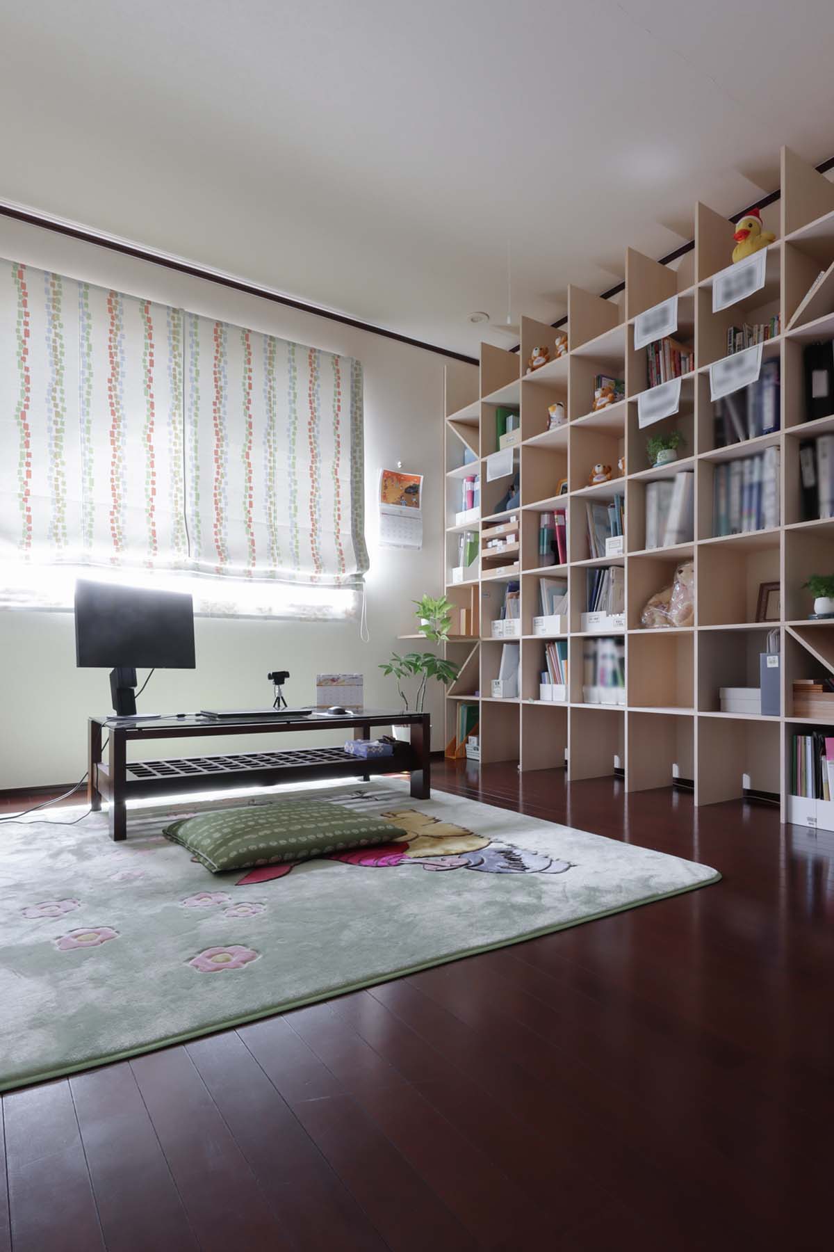 座卓を使った書斎に – Shelf 壁一面の本棚 奥行250mm – マルゲリータ