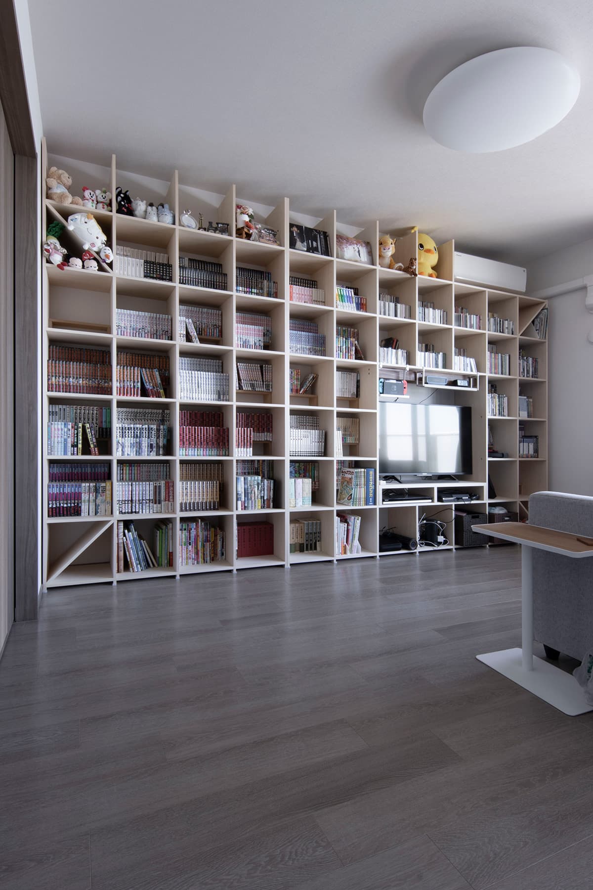 テレビ台と壁面収納を兼ねるおすすめ商品と収納の実例をご紹介