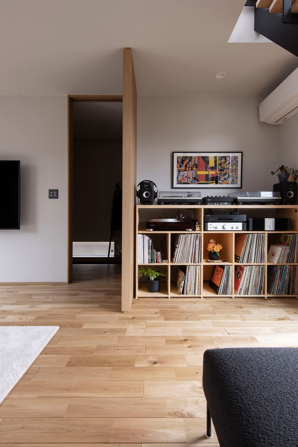 カスタマイズされたDJブース – Shelf ロータイプ本棚 – マルゲリータ