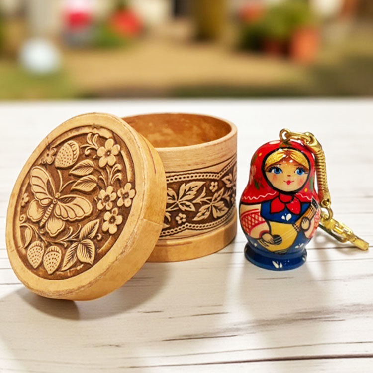 ロシア雑貨店マリンカ / 白樺細工 ベレスタ 型押し小物入れ「蝶と