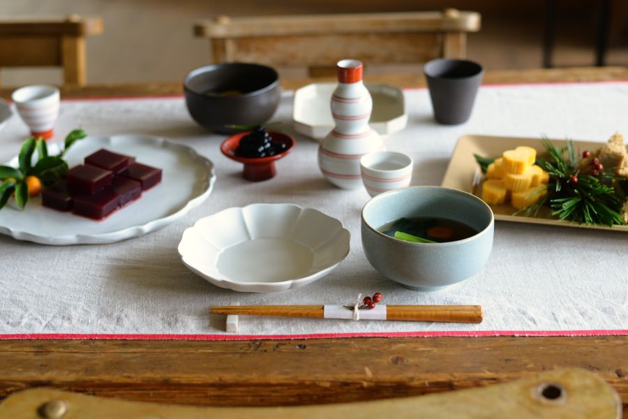 レコメンド :: 植物モチーフの器 :: 風花(かざはな) 200プレート