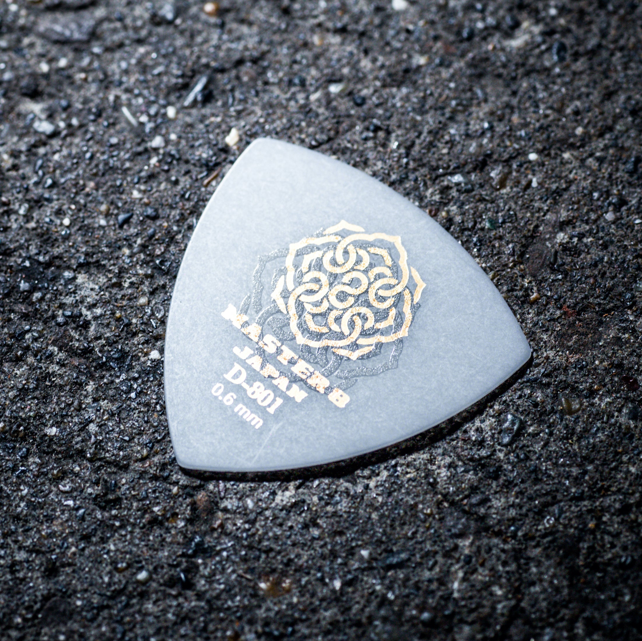MASTER 8 JAPAN | D-801 + Hard Grip - TRIANGLE – MASTER 8 JAPAN