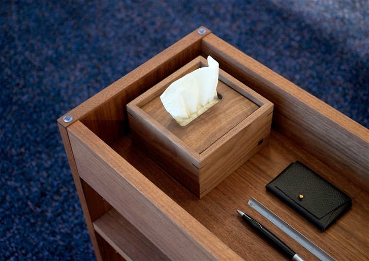 置くスペースを選ばないハーフサイズのティッシュボックスで、ホテル