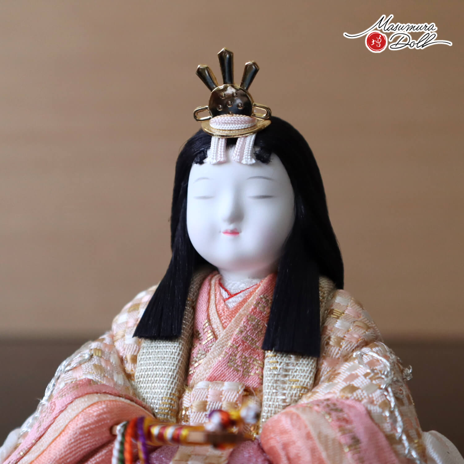 雛人形 三世・金林真多呂作 正絹 本手刺繍 若葉雛 伝統的工芸品 国産杉