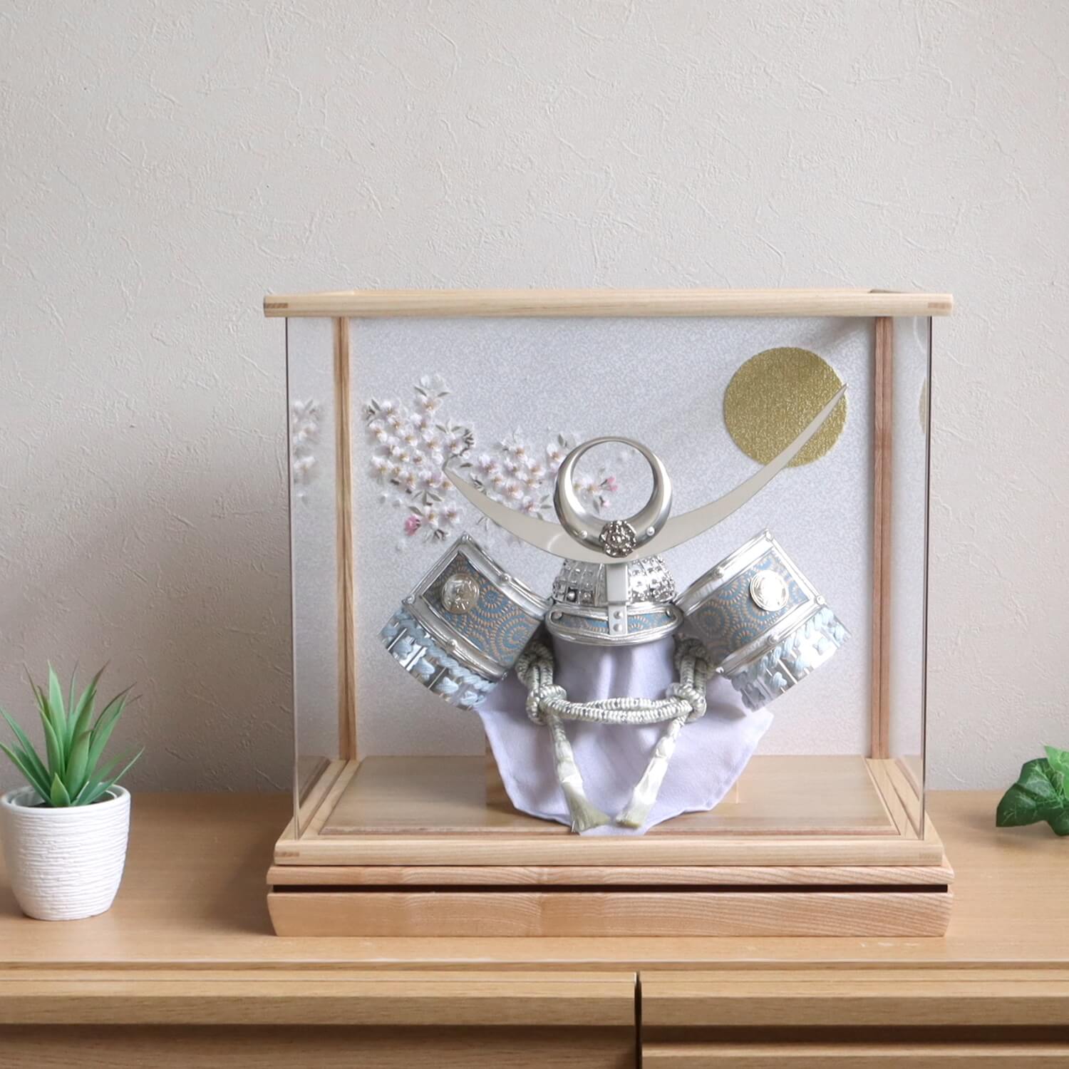 五月人形 ケース飾り 兜 選べる2種類 ☆ アクリルケース 本刺繍「月に