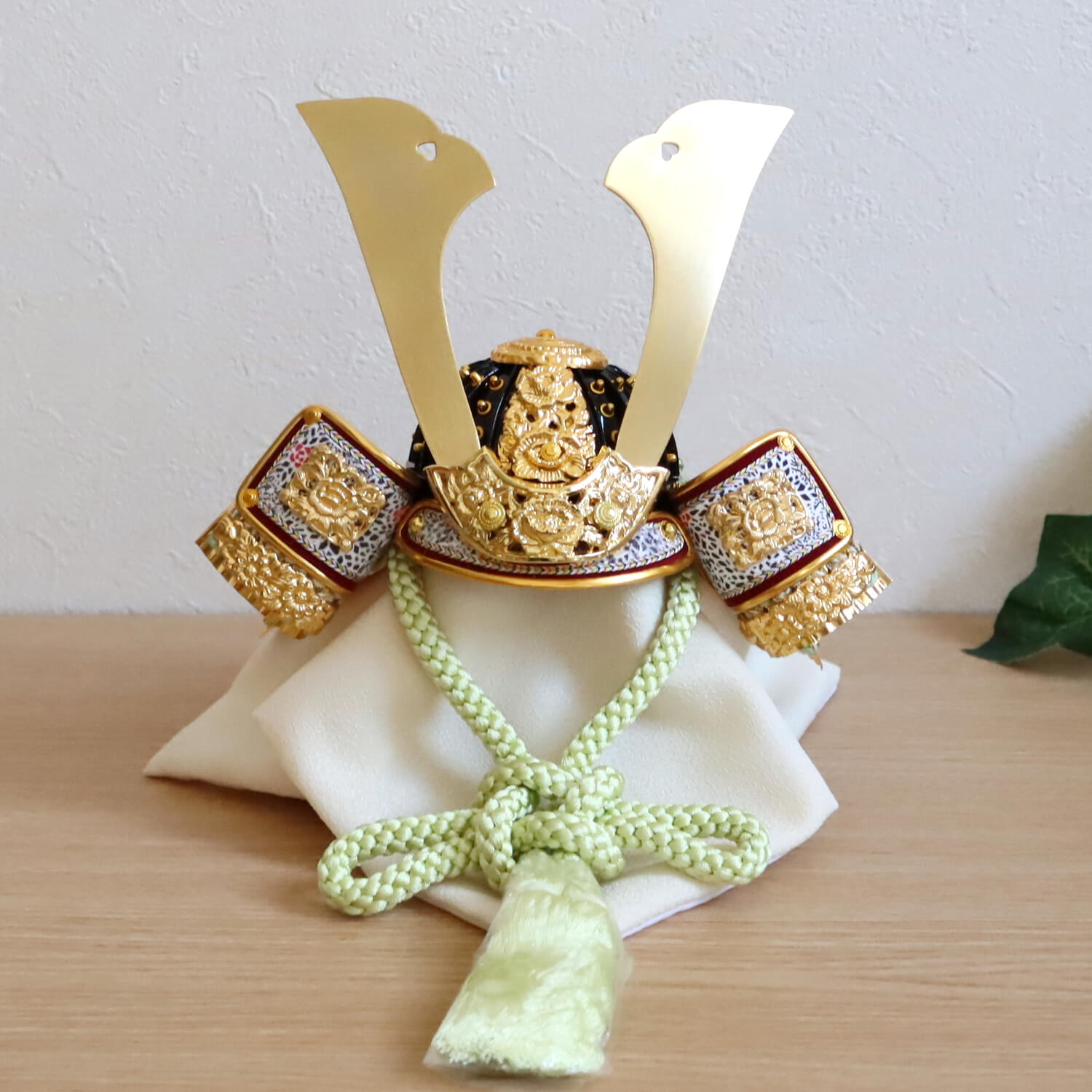 五月人形 選べる2種類 伝統工芸士 誠山作 淡萌黄/淡黒水 兜 国産桐箱