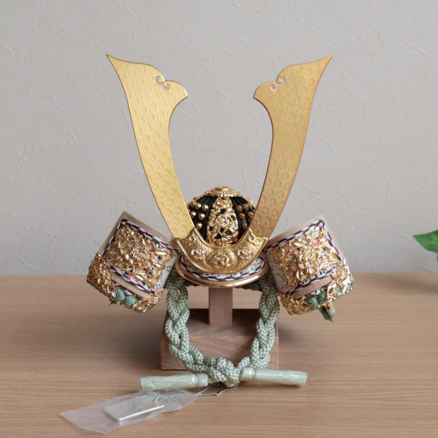 京都・平安武久作 京8号 薄緑色縅 三つ編み 本金箔押し小札 国産桐