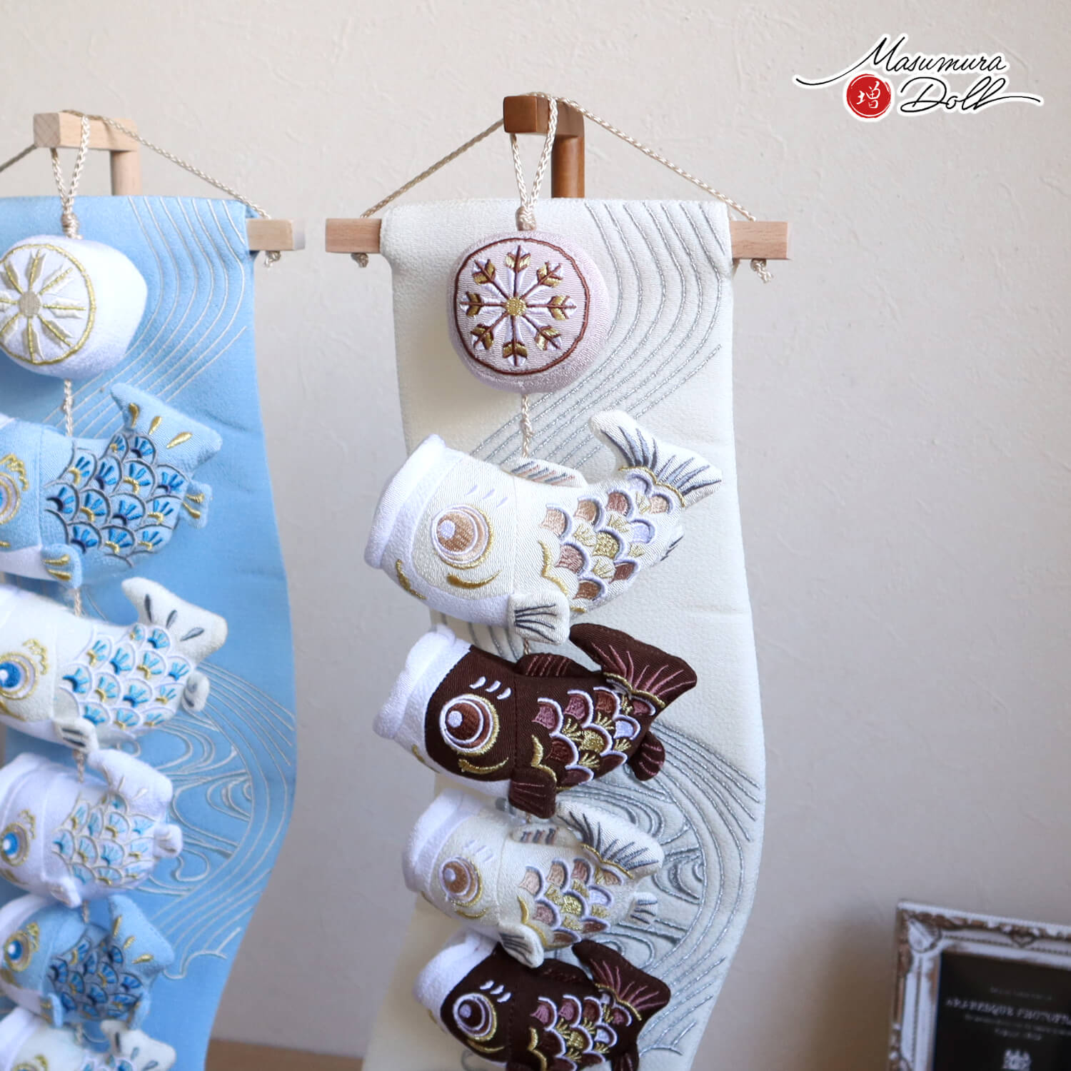 最新作 選べる3種類 鯉の滝登り 五匹 ちりめん 室内鯉のぼり (水色