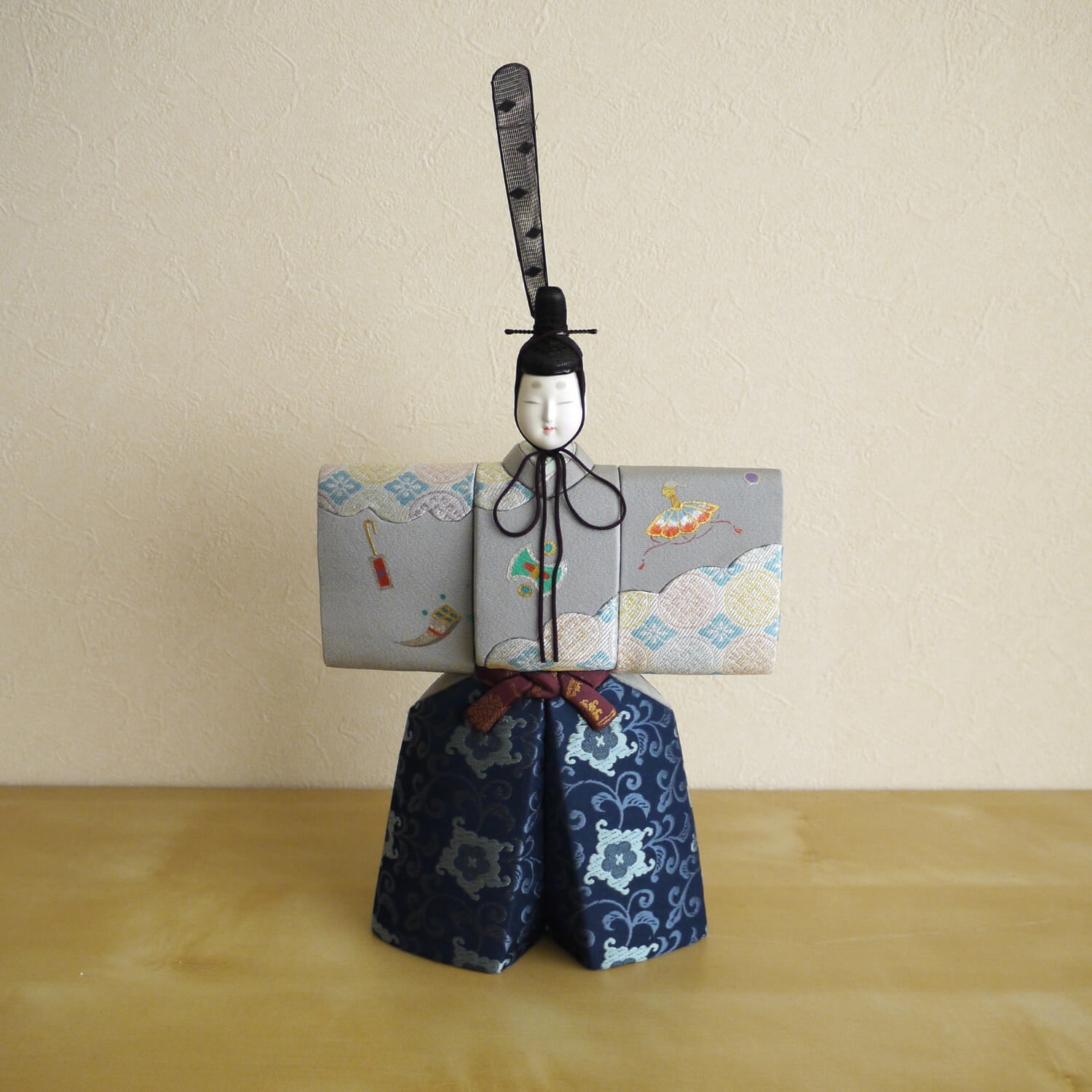 伝統的工芸品 三世・金林真多呂作 伝産・春陽立雛 金彩宝づくし 木の実