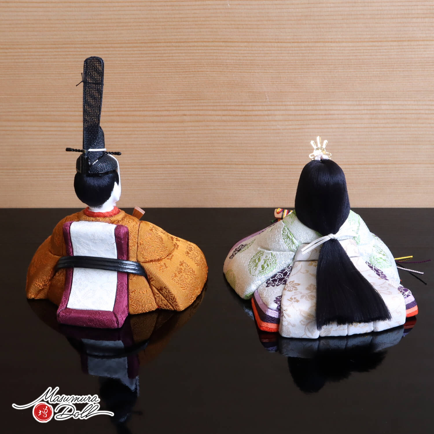 雛人形 伝統的工芸品 三世・金林真多呂作 「雅雛」正絹西陣織 黄櫨染