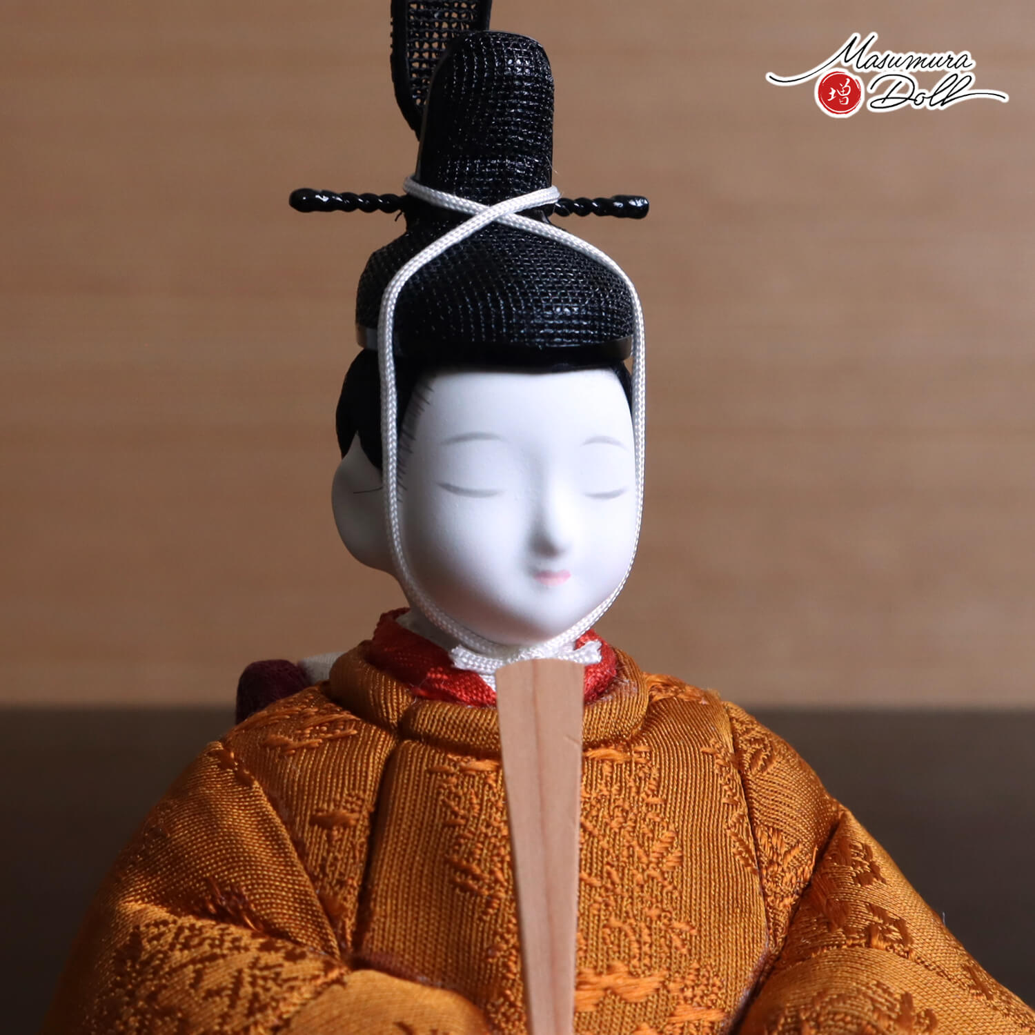 雛人形 伝統的工芸品 三世・金林真多呂作 「雅雛」正絹西陣織 黄櫨染