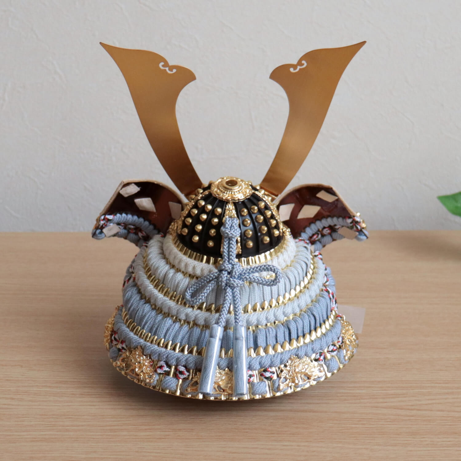 京都・平安武久作 京8号 薄水色糸縅 本金箔押し小札 国産桐几帳面取り