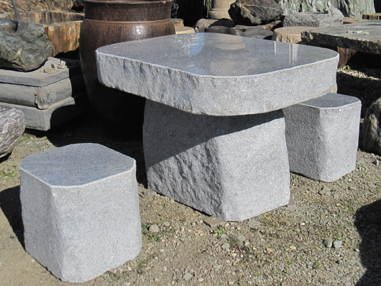 国産品（真壁産） 御影石 テーブル・イス2脚セット