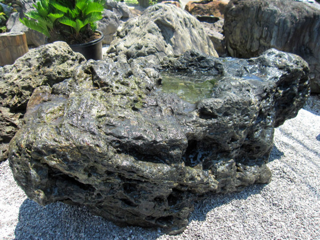 千軒石 庭石 銘石 北海道 松前古潭石 5.5尺 景石 天然石 溜まり石