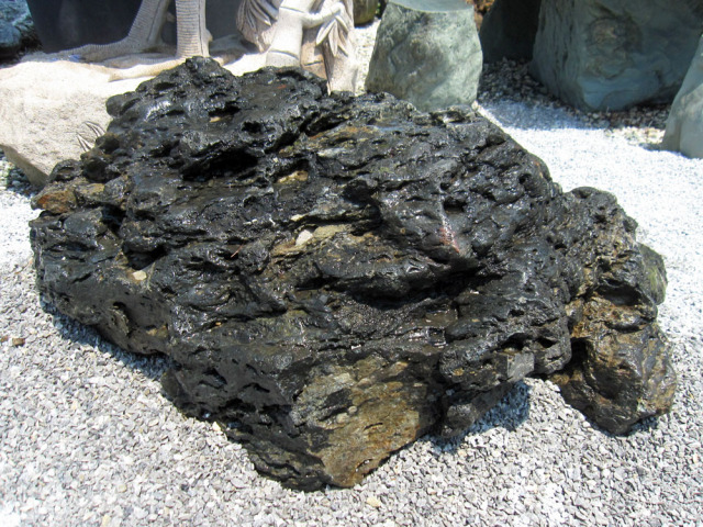 千軒石 庭石 銘石 北海道産 松前古潭石 3.7尺 景石 天然石 真黒石 塊石