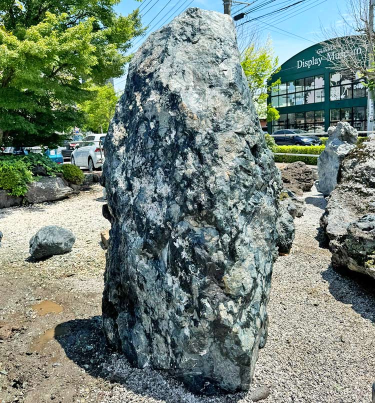 北海道 幸太郎石 庭石 景石｜希少産地の天然石・風景を彩る一石