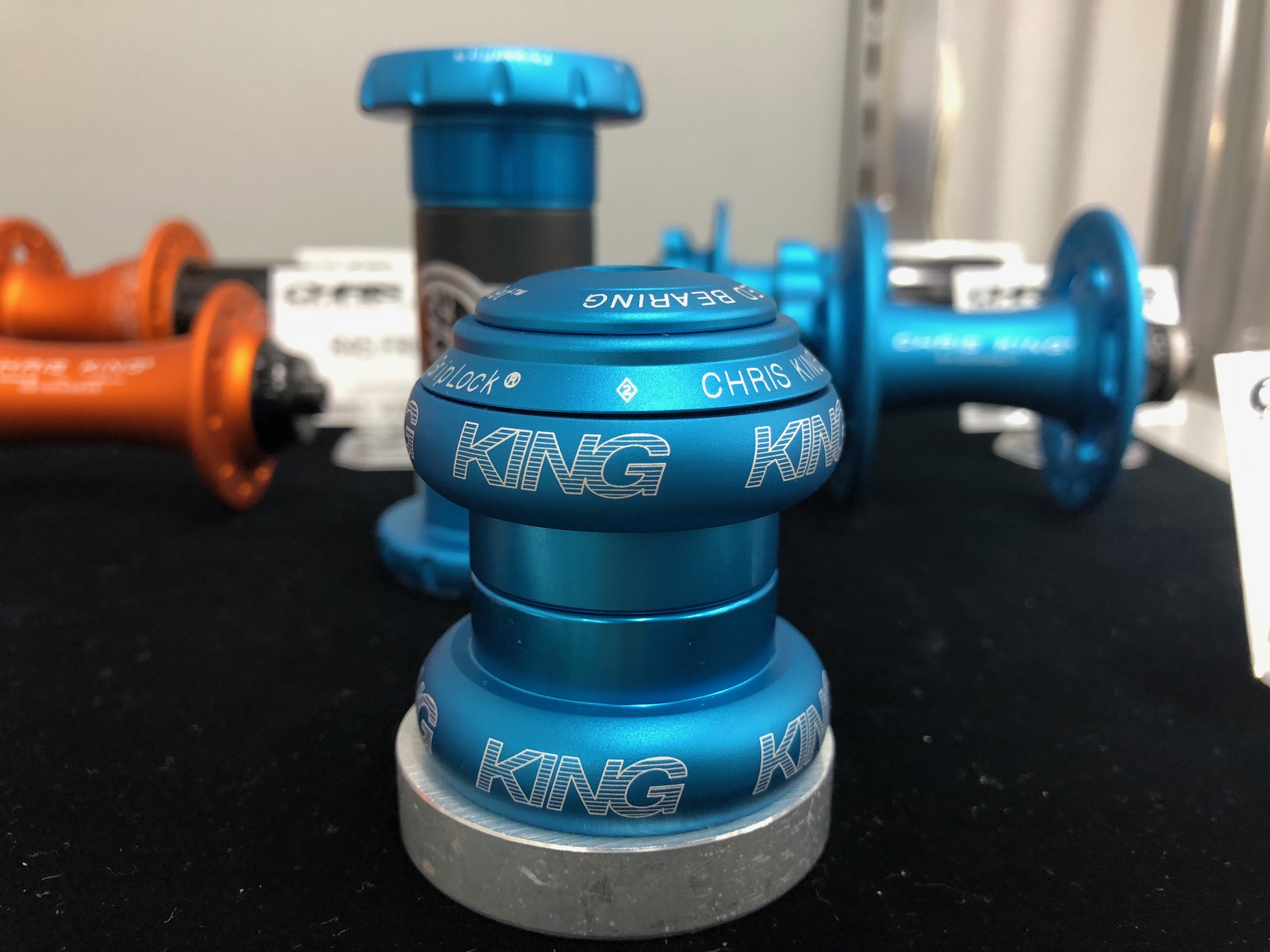 Chris King】新色「Matte Mango」& 「Matte Turquoise」 | ニュース