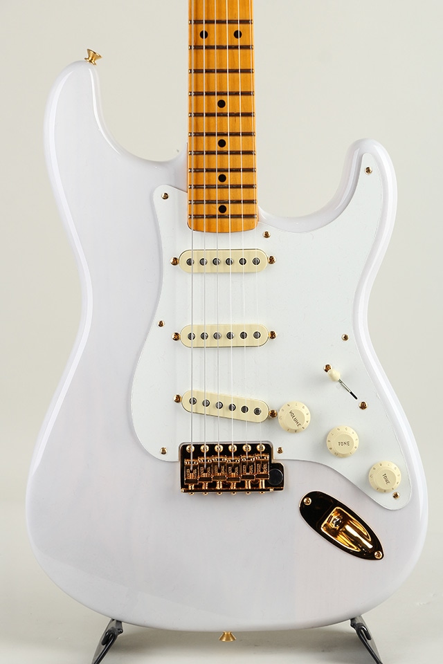 Limited Edition American Vintage II 1957 Stratocaster 3A MN White