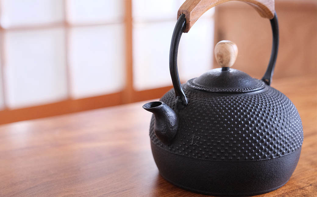 完全手づくり世界遺産平泉の匠【工房和秋】作 南部鉄瓶 気づかい