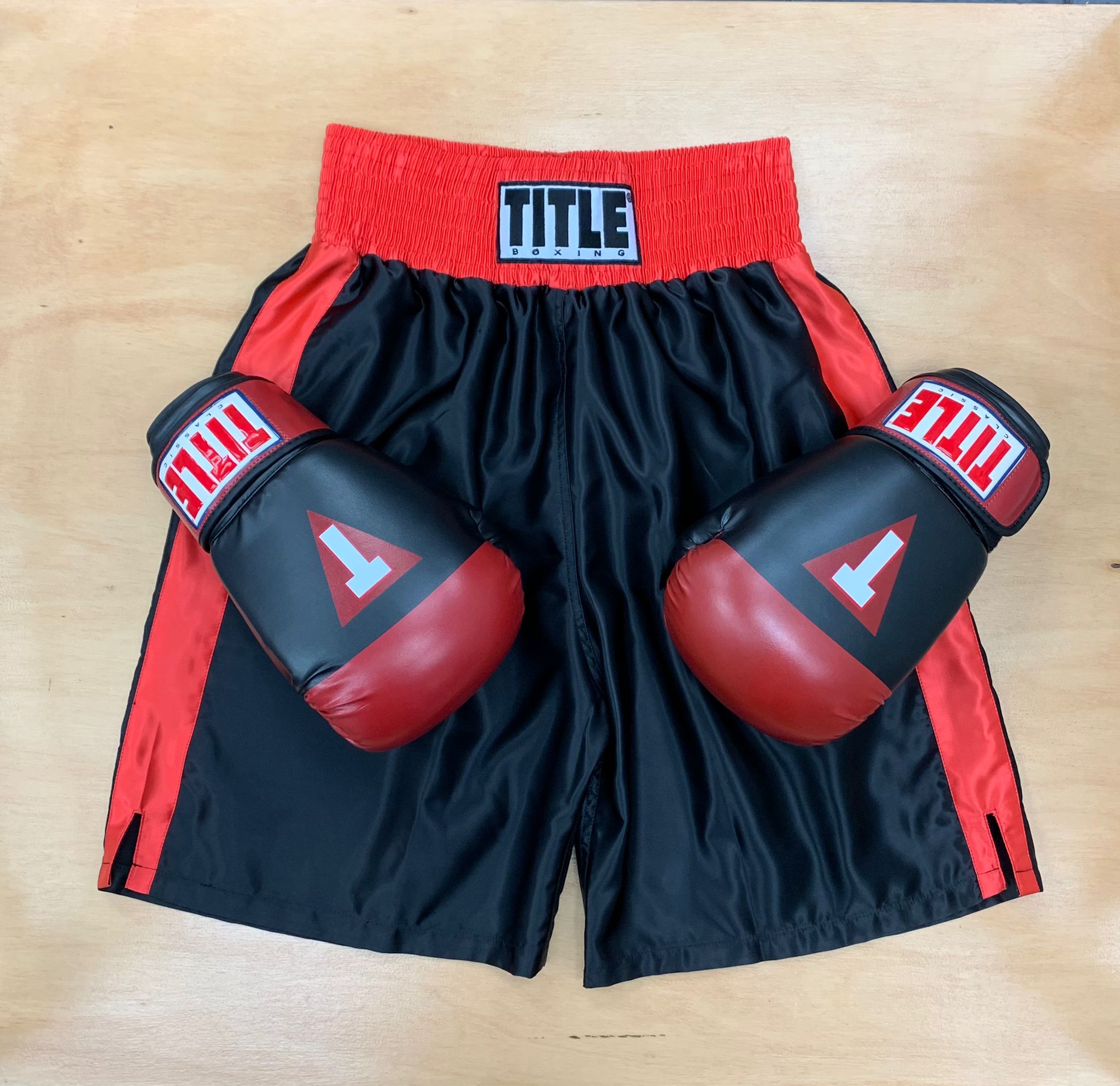 TITLE BOXING SHORTS EDGE 2.0 BLACK/RED – MSM FIGHT SHOP